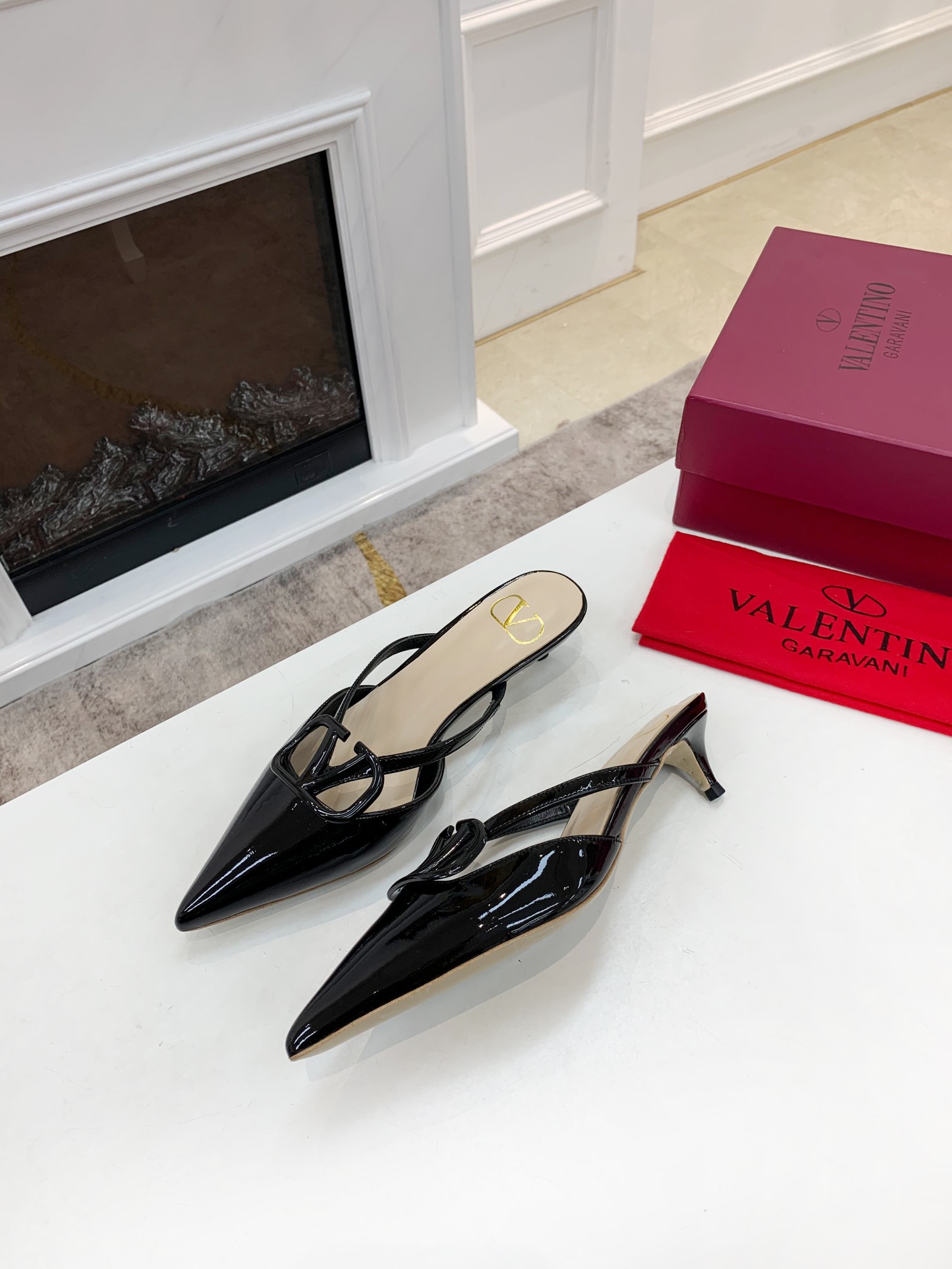 Valentino Sandals woman 048